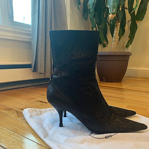 Authentic Prada pointed toe suede ankle booty - Picture 2 of 14